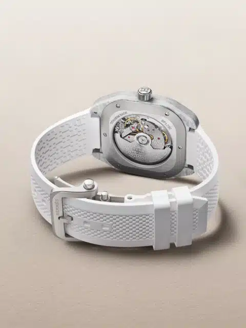 Hermès H08 with Blanc rubber strap caseback