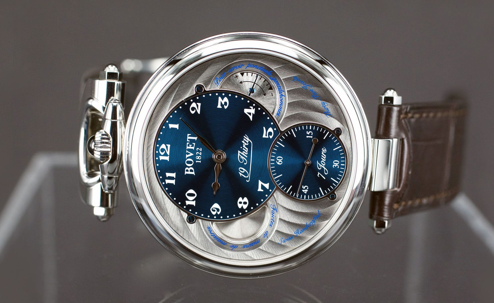 Bovet 19 Thirty with Fleurier case and blue dial - hands-on watch